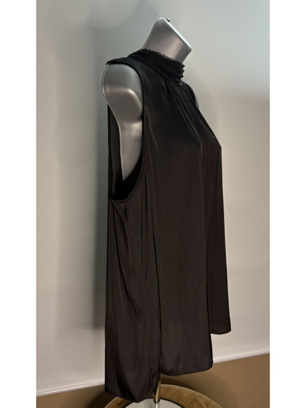 WORTHINGTON Women's Black Sleeveless Round Mock Neck Blouse Keyhole Back PXL - Picture 3 of 11